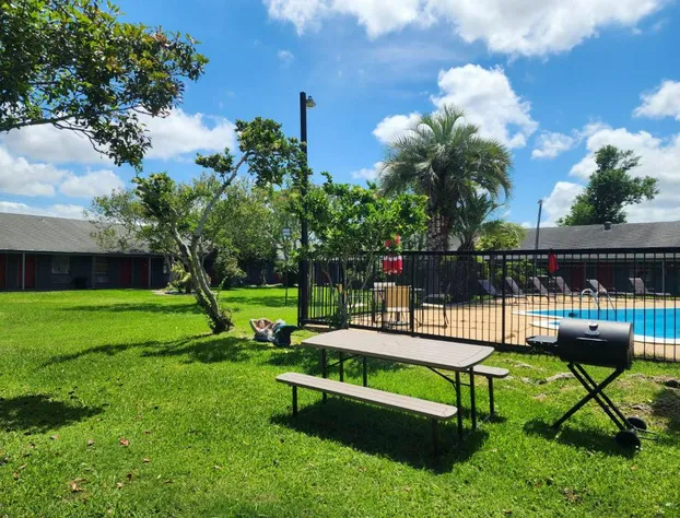 Red Carpet Inn - Houma LA hotel detail image 2