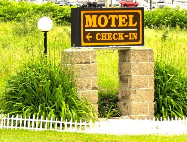 Budget Host Airport Inn hotel detail image 3