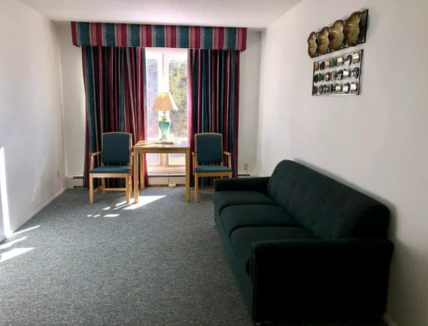 Budget Host Cloverland Motel hotel detail image 2