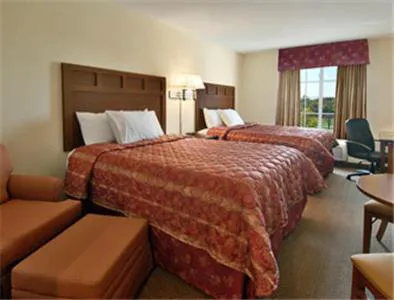 Super 8 by Wyndham Bowling Green North hotel detail image 4