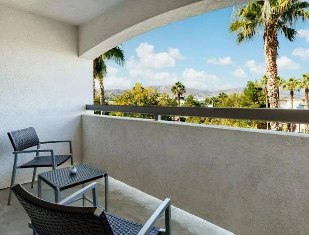 Courtyard by Marriott Palmdale hotel detail image 2