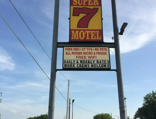 Super 7 Motel Sedalia hotel detail image 1