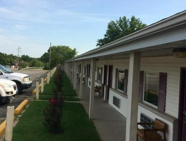 Super 7 Motel Sedalia hotel detail image 2