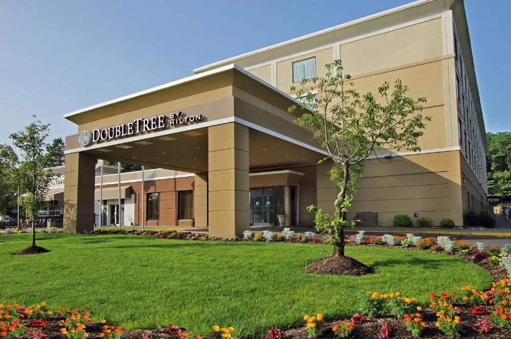 DoubleTree by Hilton Mahwah hotel hero
