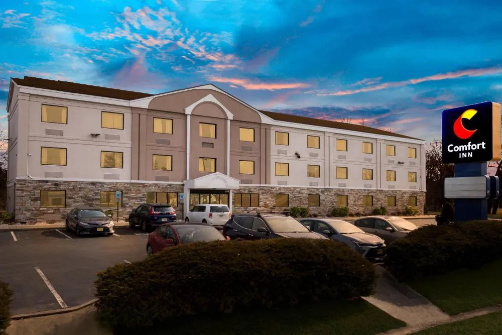 Comfort Inn Bordentown near NJ Turnpike hotel hero