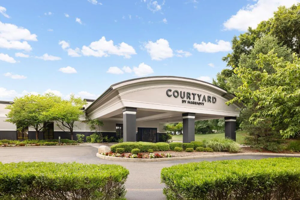Courtyard by Marriott Montvale hotel hero