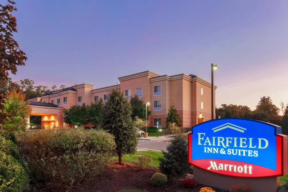 Fairfield Inn & Suites Mahwah hotel hero