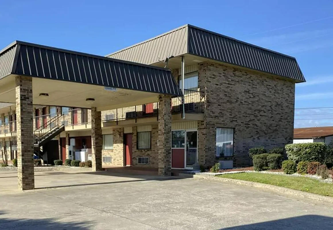 Budget Host Inn Baxley hotel hero