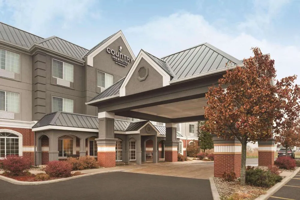 Country Inn & Suites by Radisson, Michigan City, IN hotel hero