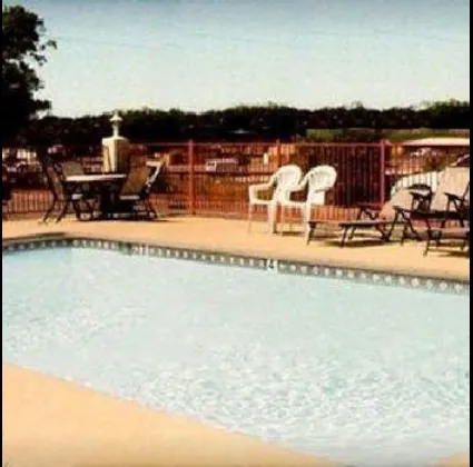 Econo Lodge hotel detail image 1