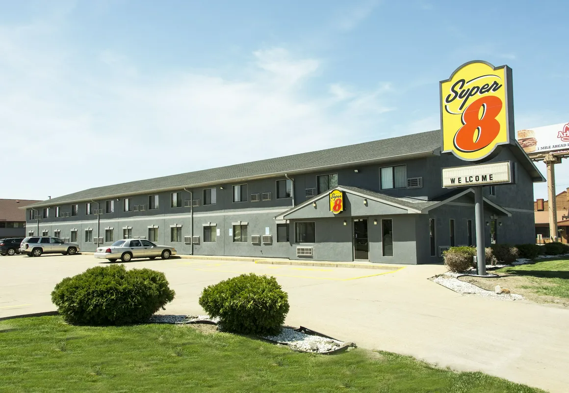 Super 8 by Wyndham Michigan City hotel hero