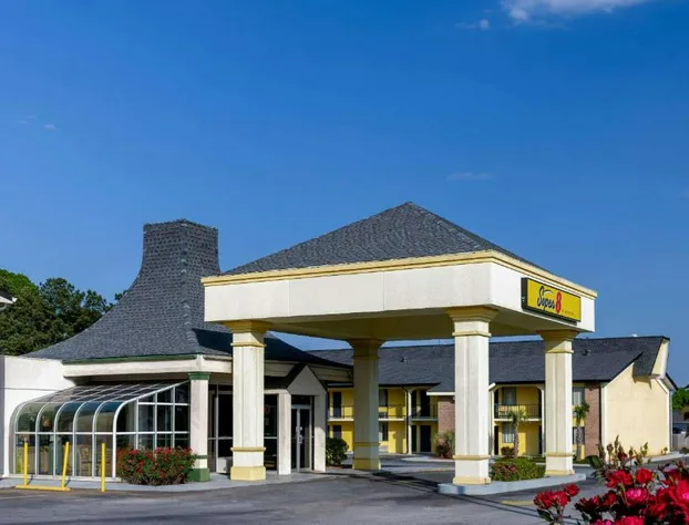 Super 8 by Wyndham McDonough GA hotel detail image 2