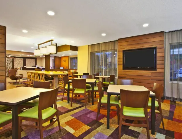 Fairfield Inn & Suites by Marriott Chicago Southeast/Hammond hotel detail image 3