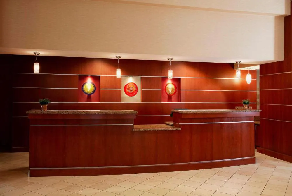 Wyndham Cleveland Airport hotel hero