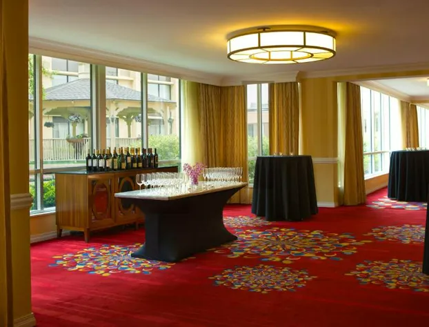 Wyndham Cleveland Airport hotel detail image 1