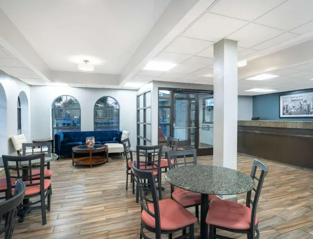 Super 8 by Wyndham Murfreesboro hotel detail image 3