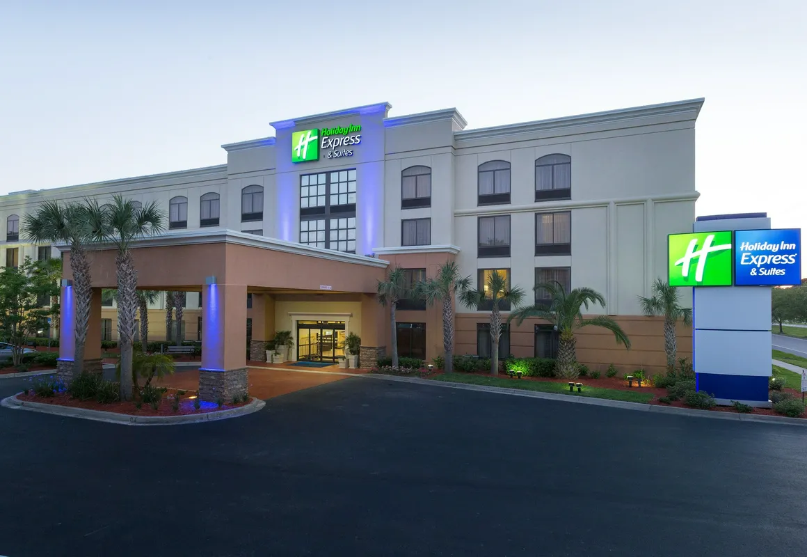 Holiday Inn Express & Suites Jacksonville Airport by IHG hotel hero