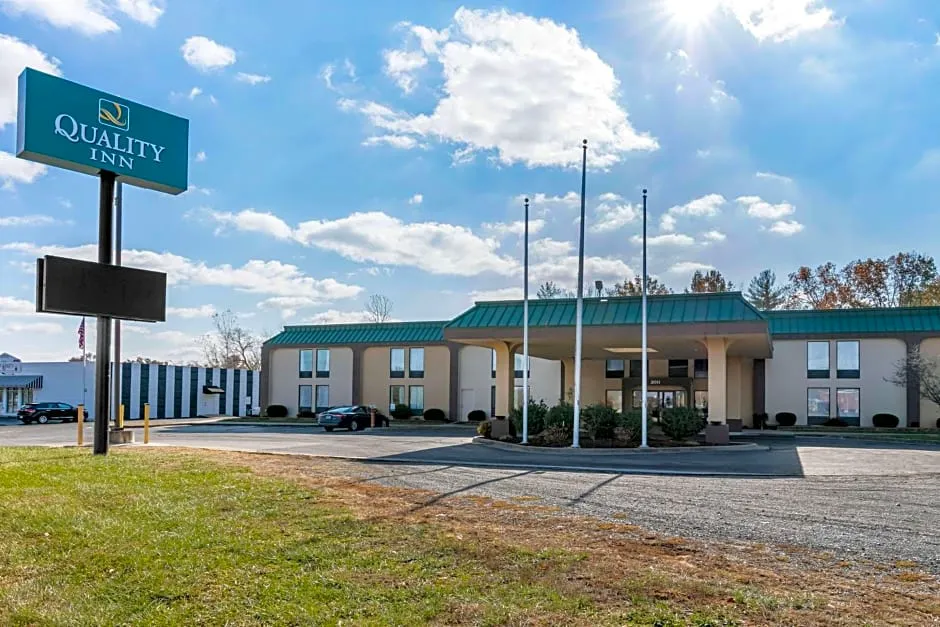 Quality Inn hotel hero