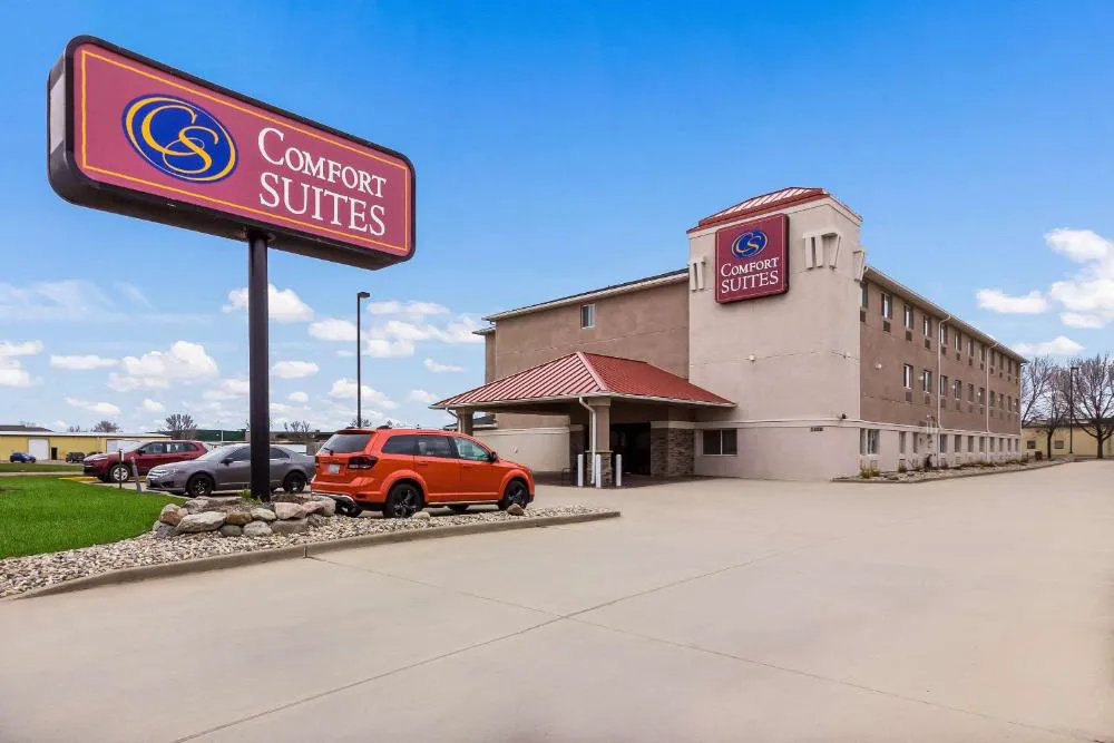 Comfort Suites Sioux Falls Mall District hotel hero