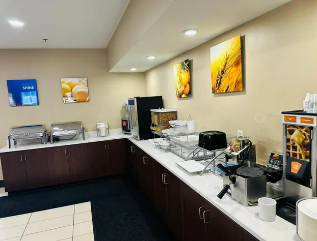 Comfort Suites Sioux Falls Mall District hotel detail image 2