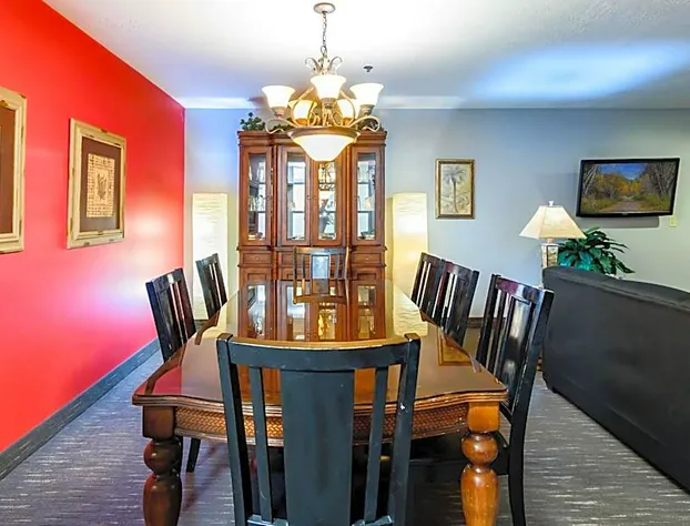 Ramada by Wyndham Sioux Falls Airport-Waterpark & Event Ctr hotel detail image 4