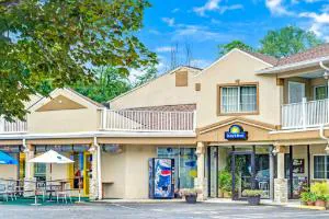 Days Inn by Wyndham Ridgefield hotel hero