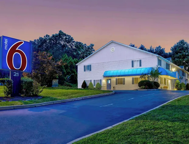 Motel 6 Bethel, CT - Danbury hotel detail image 2