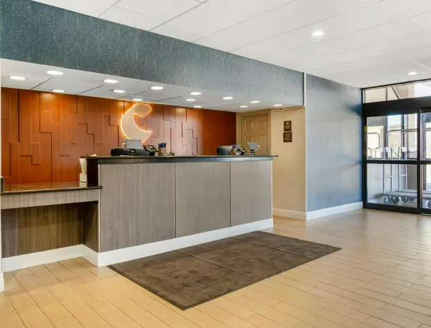 Comfort Inn & Suites Danbury-Bethel hotel detail image 1