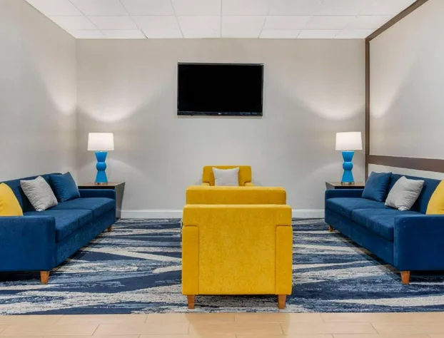 Comfort Inn & Suites Danbury-Bethel hotel detail image 2