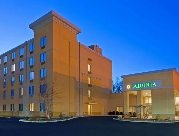 La Quinta Inn & Suites by Wyndham Danbury hotel detail image 1
