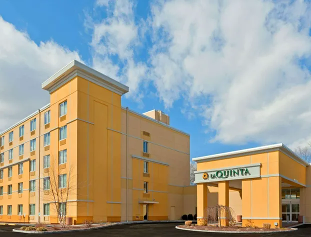 La Quinta Inn & Suites by Wyndham Danbury hotel detail image 2