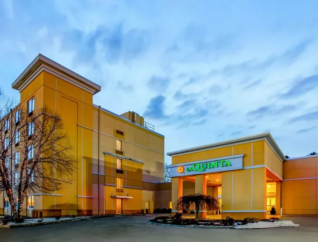 La Quinta Inn & Suites by Wyndham Danbury hotel detail image 4