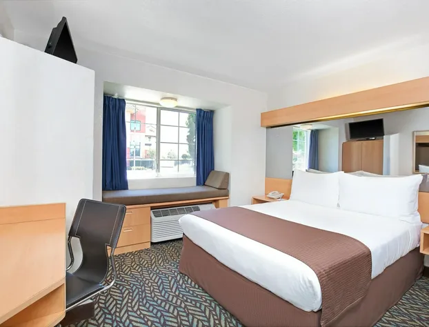 Microtel Inn & Suites by Wyndham Morgan Hill/San Jose Area hotel detail image 4