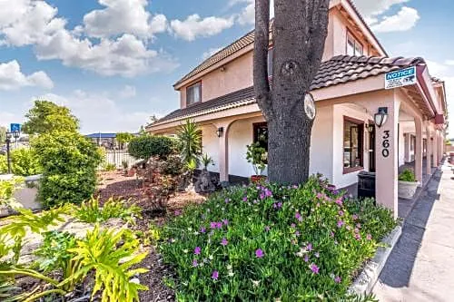 Econo Lodge hotel detail image 1