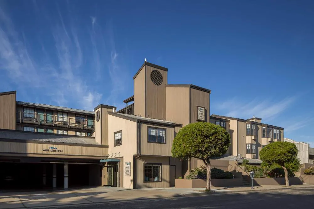 Wave Street Inn hotel hero