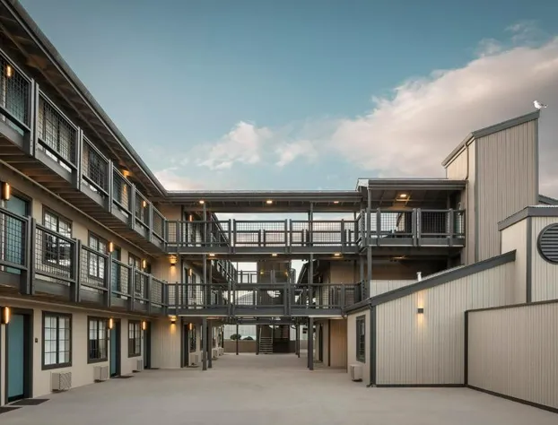 Wave Street Inn hotel detail image 3