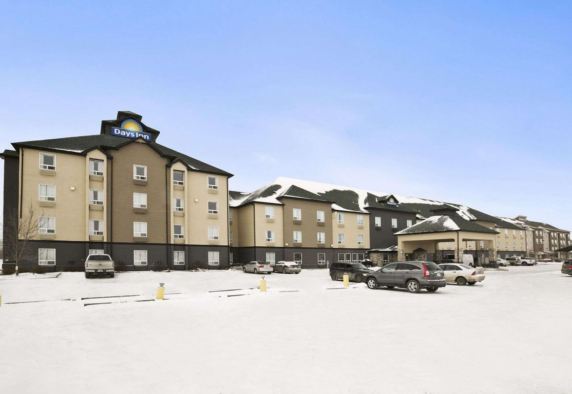 Days Inn by Wyndham Regina hotel hero