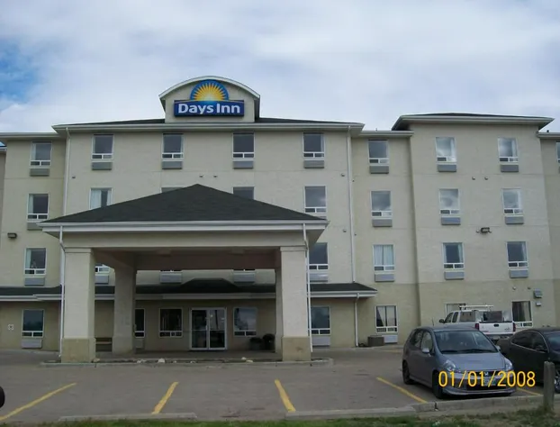 Days Inn by Wyndham Moose Jaw hotel detail image 1