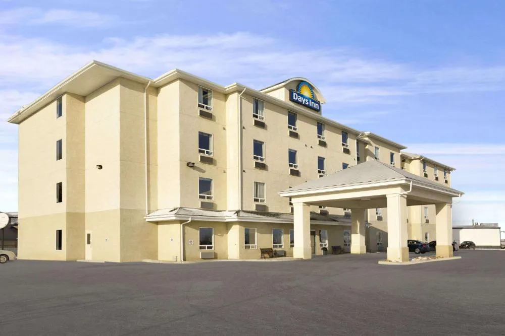 Days Inn by Wyndham Moose Jaw hotel hero