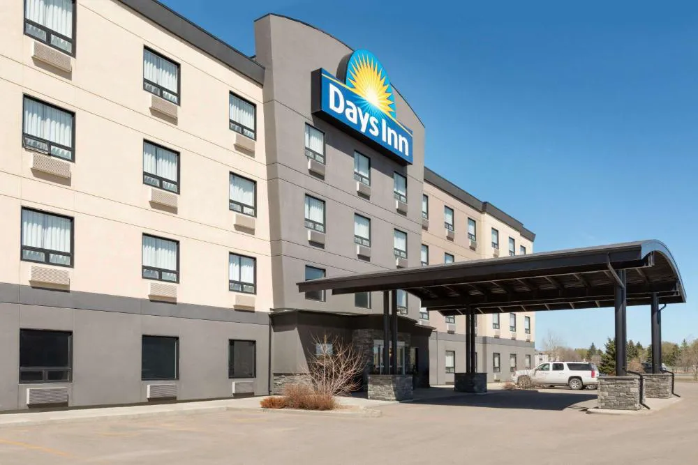 Days Inn by Wyndham Regina Airport West hotel hero