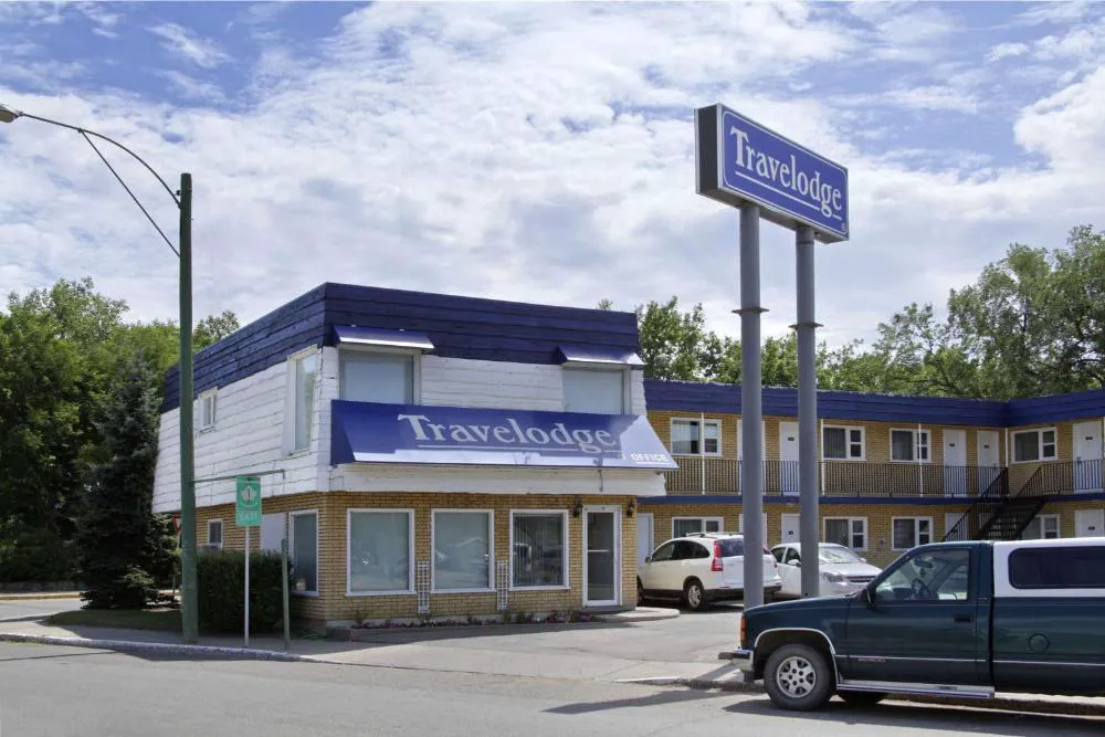Travelodge by Wyndham Moose Jaw hotel hero