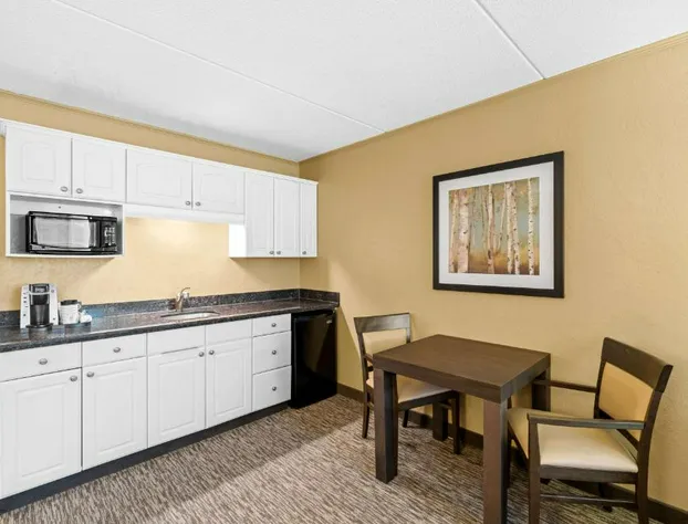 Best Western Plus Mariposa Inn & Conference Centre hotel detail image 4