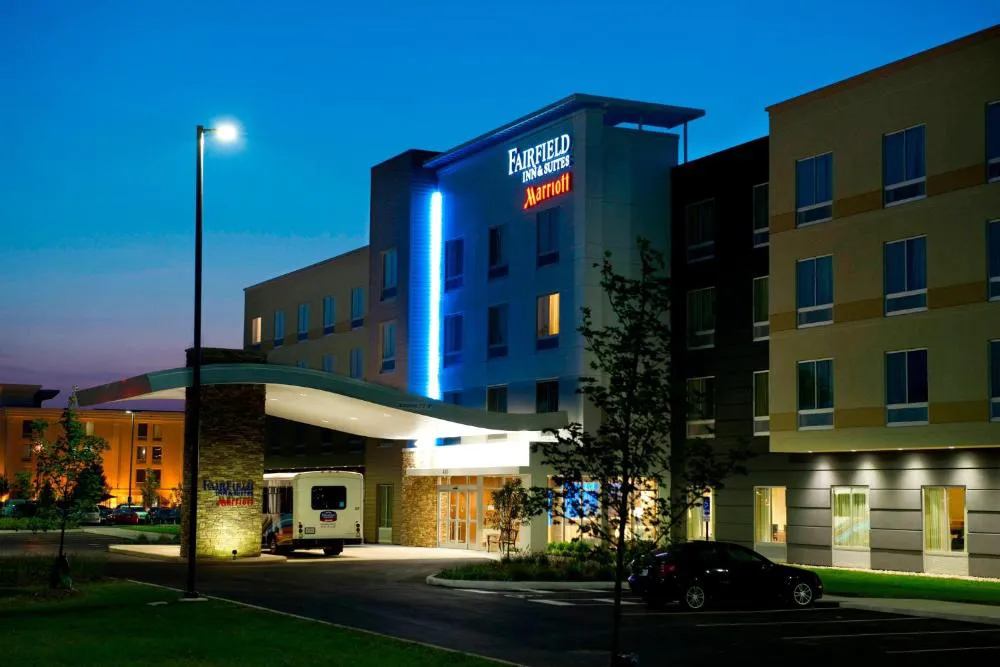 Fairfield Inn & Suites by Marriott Columbus Airport hotel hero