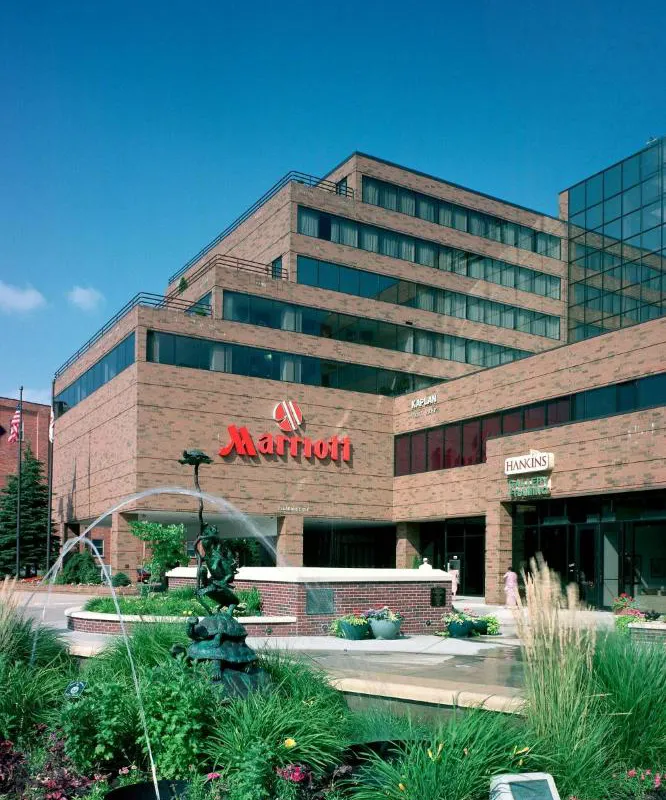 Marriott East Lansing at University Place hotel hero