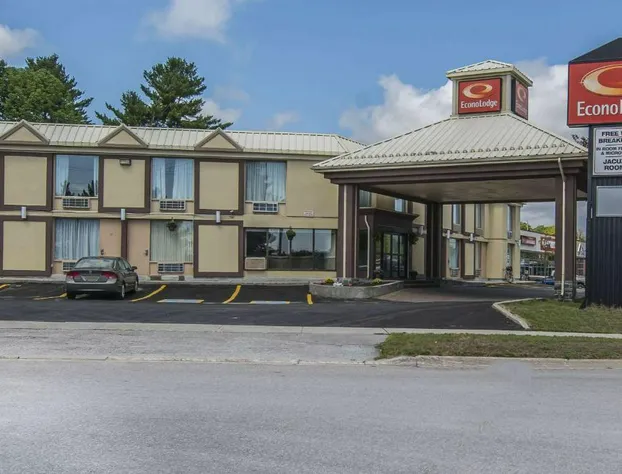 Econo Lodge Orillia hotel detail image 1
