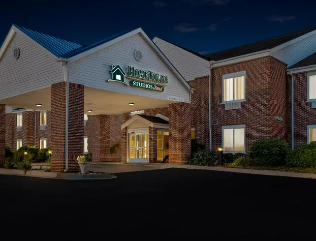 HomeTowne Studios by Red Roof East Lansing - Okemos hotel detail image 1