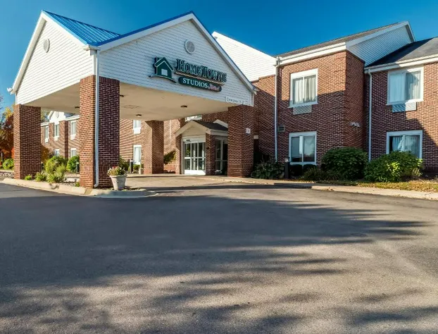 HomeTowne Studios by Red Roof East Lansing - Okemos hotel detail image 2