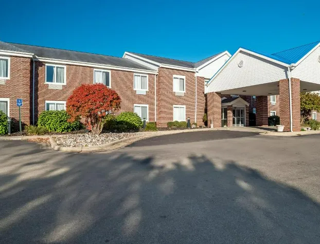 HomeTowne Studios by Red Roof East Lansing - Okemos hotel detail image 4