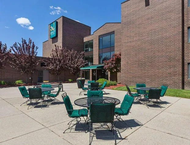 Quality Suites Lansing West hotel detail image 1