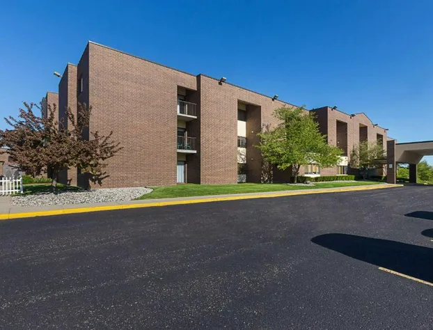 Quality Suites Lansing West hotel detail image 2